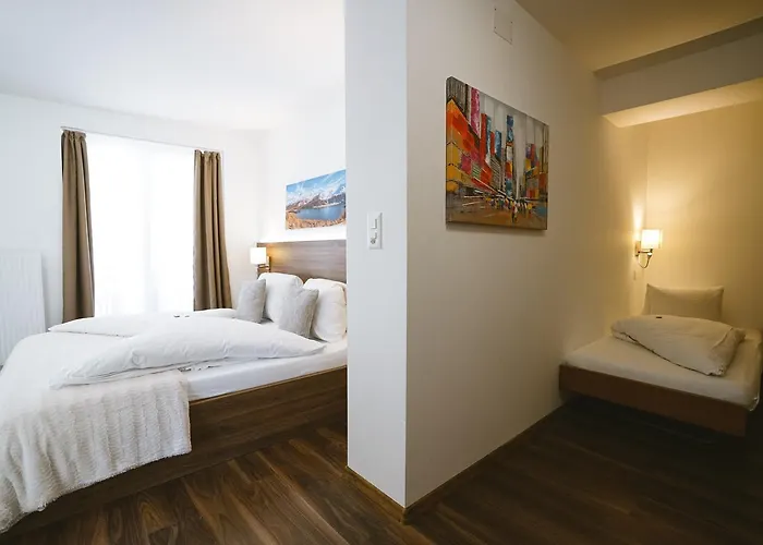 罗密霍夫酒店 3*