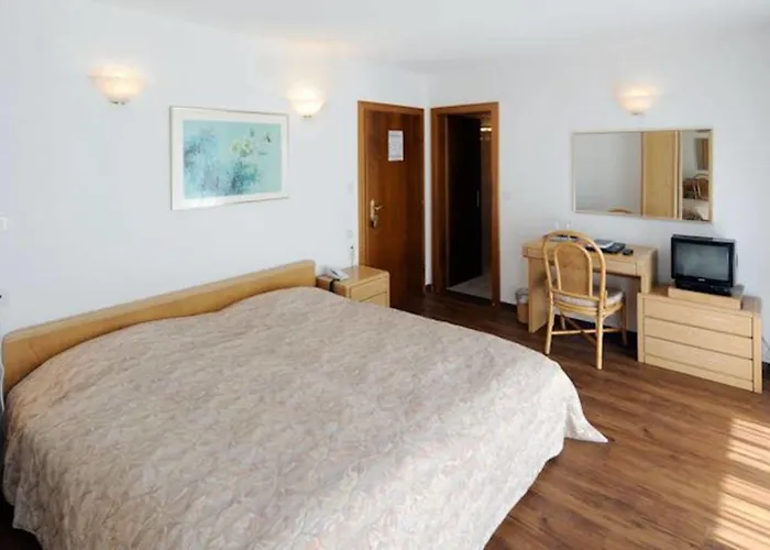 罗密霍夫酒店 洛伊克巴德